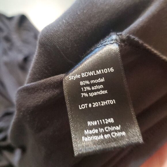 Barefoot dreams LUXE MILK JERSEY NAMASTE Sz Medium - Picture 4 of 5